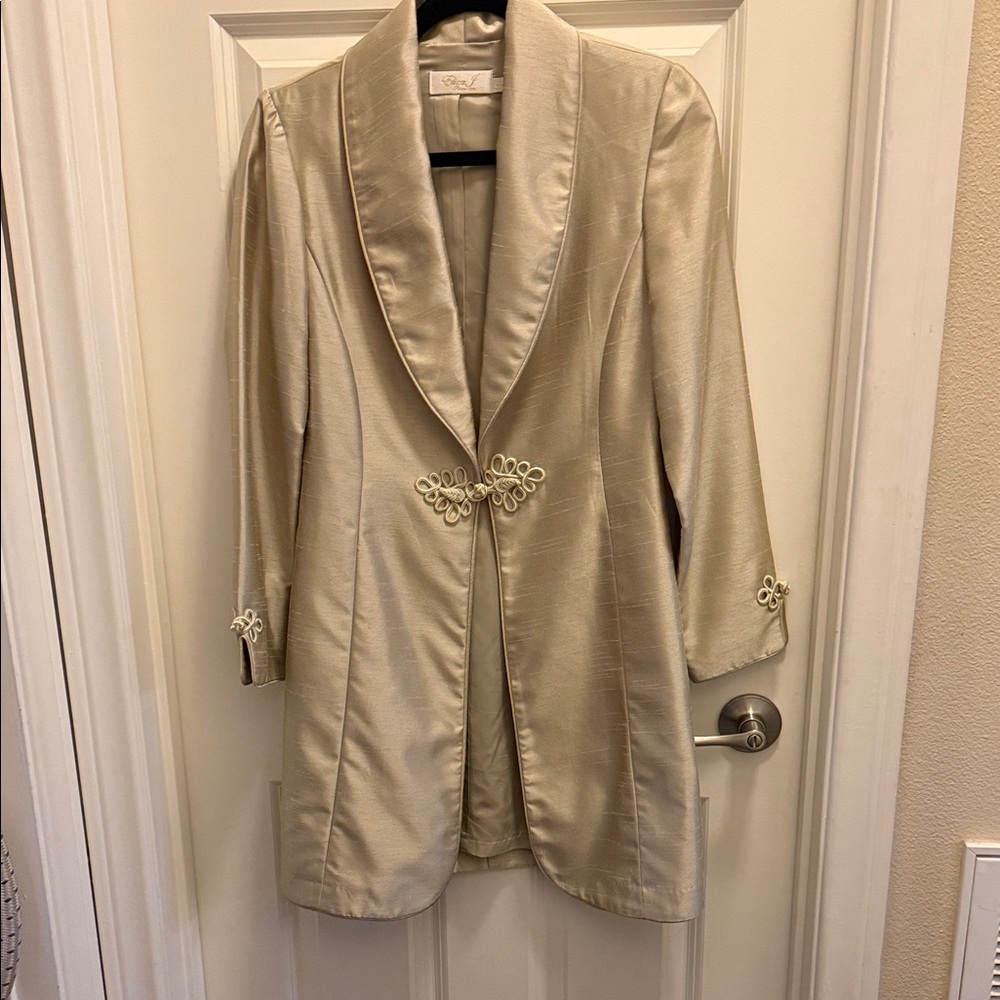 Eliza J Elegant Cream Jacket with Floral Accents